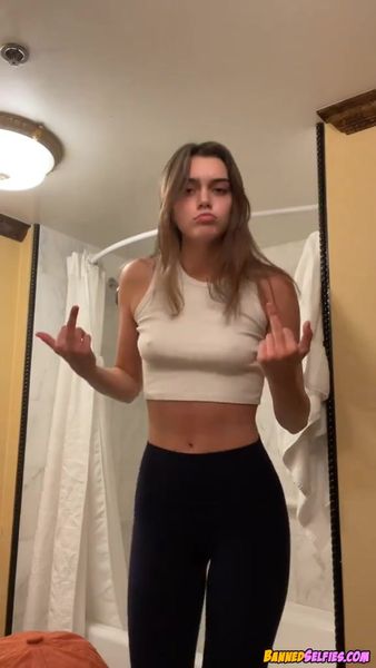 Jazmyn Quick Nude Tease 18 Years Old On Instagram Bannedselfies