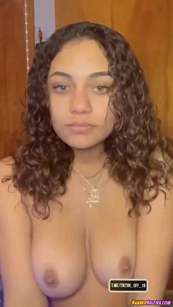 Kaylynn Years College Babe Epic Nude Selfie On Tiktok Bannedselfies