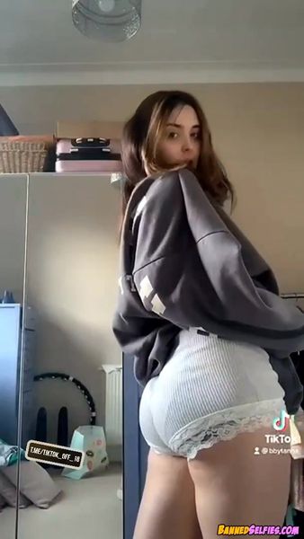 Kyleigh Years Cheerleader Babe Epic Nude Selfie On Tiktok