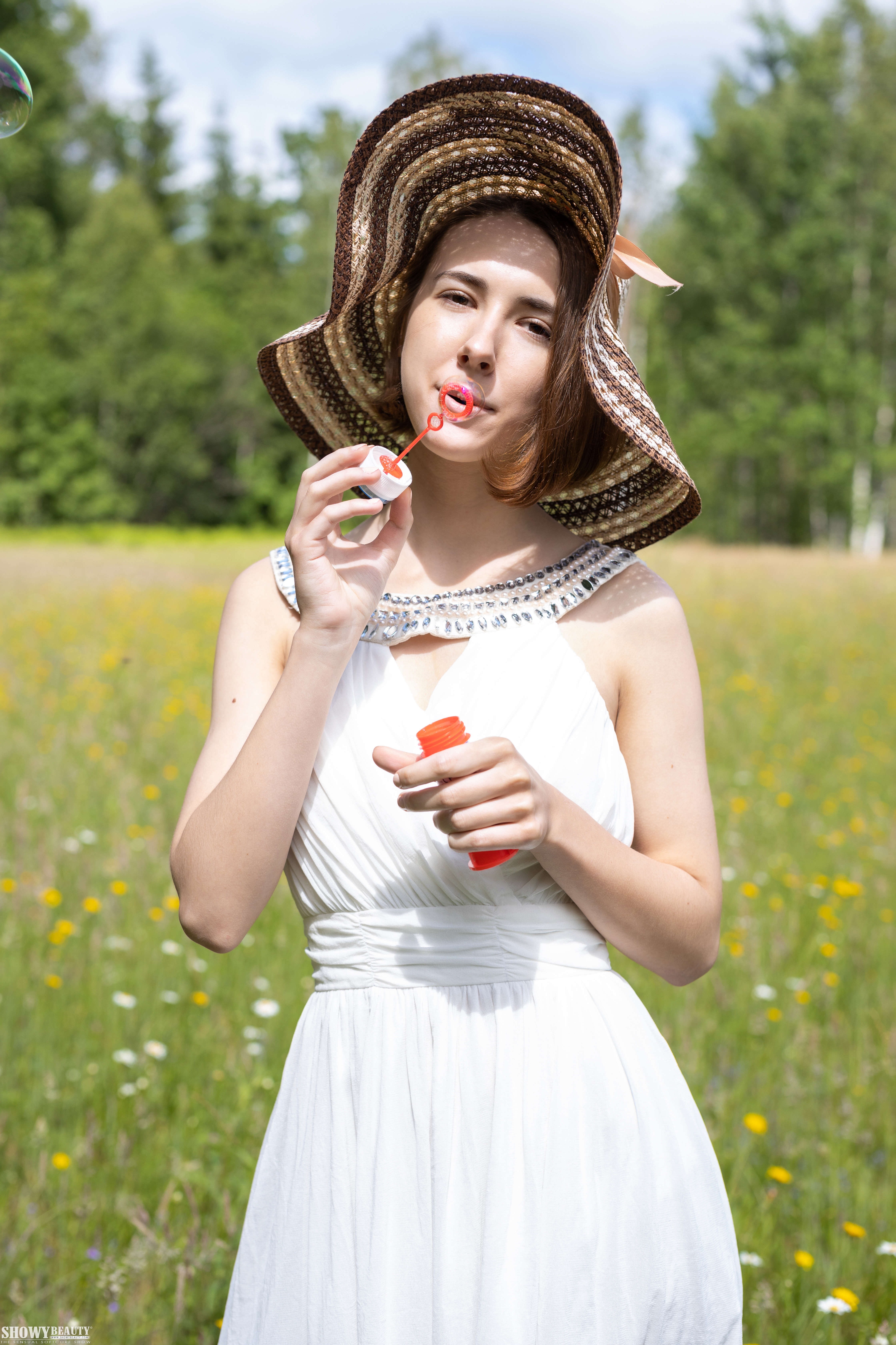Showy beauty. Charlie SHOWYBEAUTY. Актрисы SHOWYBEAUTY. Волосатые девушки SHOWYBEAUTY. SHOWYBEAUTY юная девушка