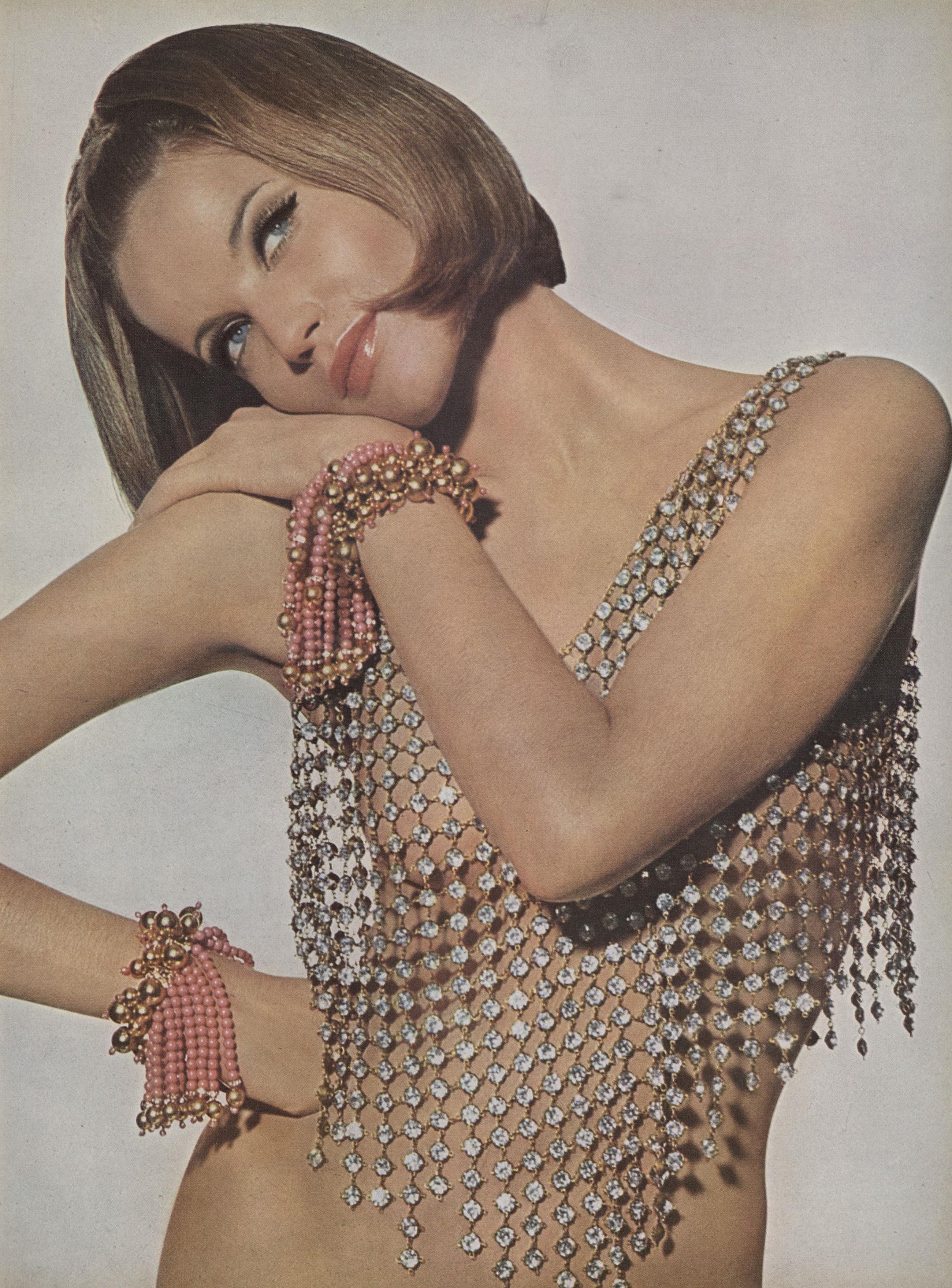 Beauty Penn US Vogue February 1 st 1965 04