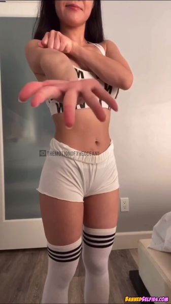 Alina – Young Babe Talked Into Nude Selfie On Tiktok