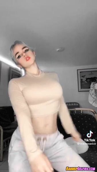Raelynn – Banned Tease College Girl On Tiktok
