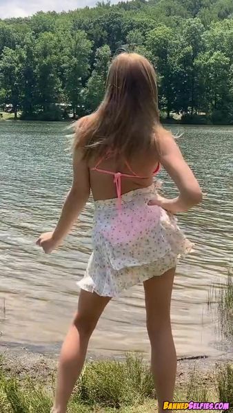 Abril – Nude Instagram Selfie