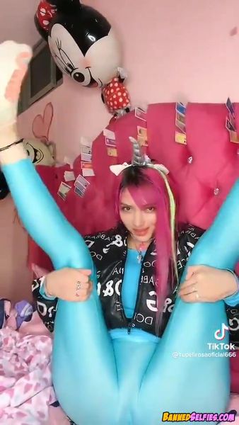 Cindy – 22 Year Old College Girl