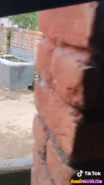 Danna – Quick Tease 20 Years Old