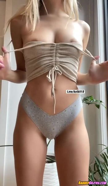 Grace – 23 Year Old Cheerleader Girl 1