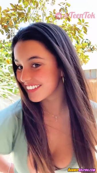 Itzel – Hot Tiktok Selfie