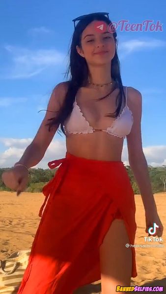 Jaiden – Amazing 20 Years Old College Babe Nude Tiktok Selfie