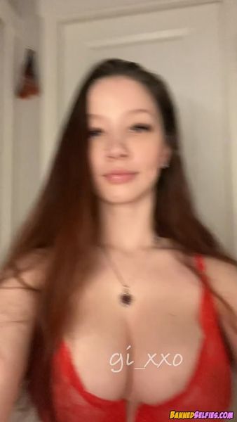 Jessica – Hot Tiktok Selfie