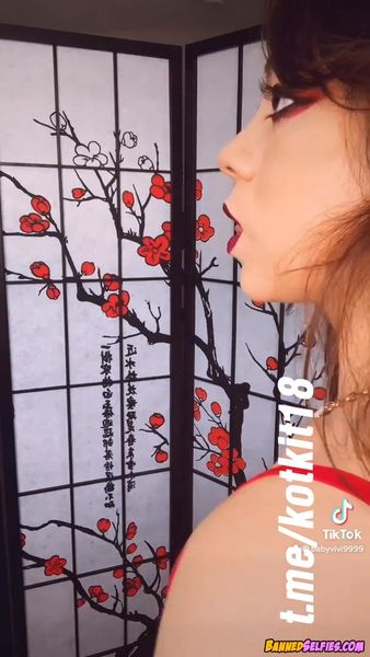Jimena – 18 Years Old Girl Teases Perfect Body On Tiktok
