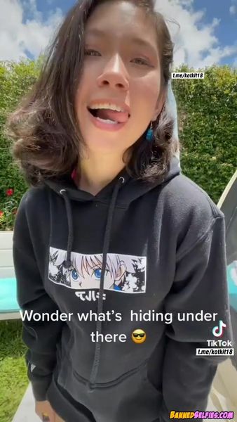Judith – Quick Nude Tease 19 Years Old On Tiktok