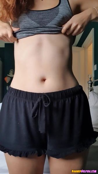 Karlee – Epic 18 Years Old College Girl Nude Selfie