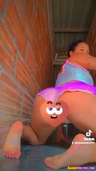 Kiley – 19 Year Old Teen Girl Nude On Tiktok