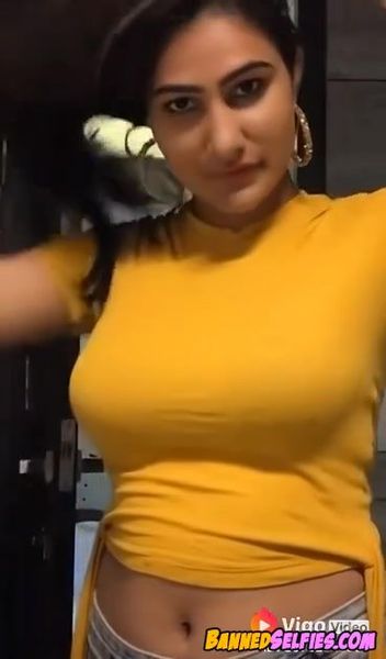 Pamela – Amazing 18 Years Old Highschool Girl Nude Selfie