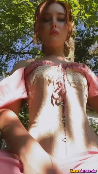 Reyna – 18 Years Old Highschool Girl Teases Perfect Body On Tiktok