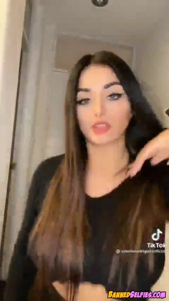 Salma – Hot Amateur Teen Striptease