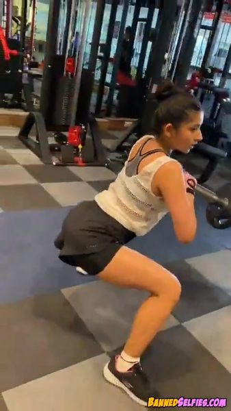 Sarah – Quick Tease Shy Teen On Tiktok