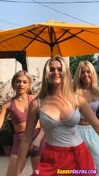 Stacy – Epic 23 Years Old Cheerleader Babe Nude Tiktok Selfie