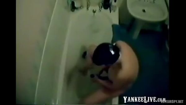 Masturbating In The Bath  Hidden Camera Vbahjd